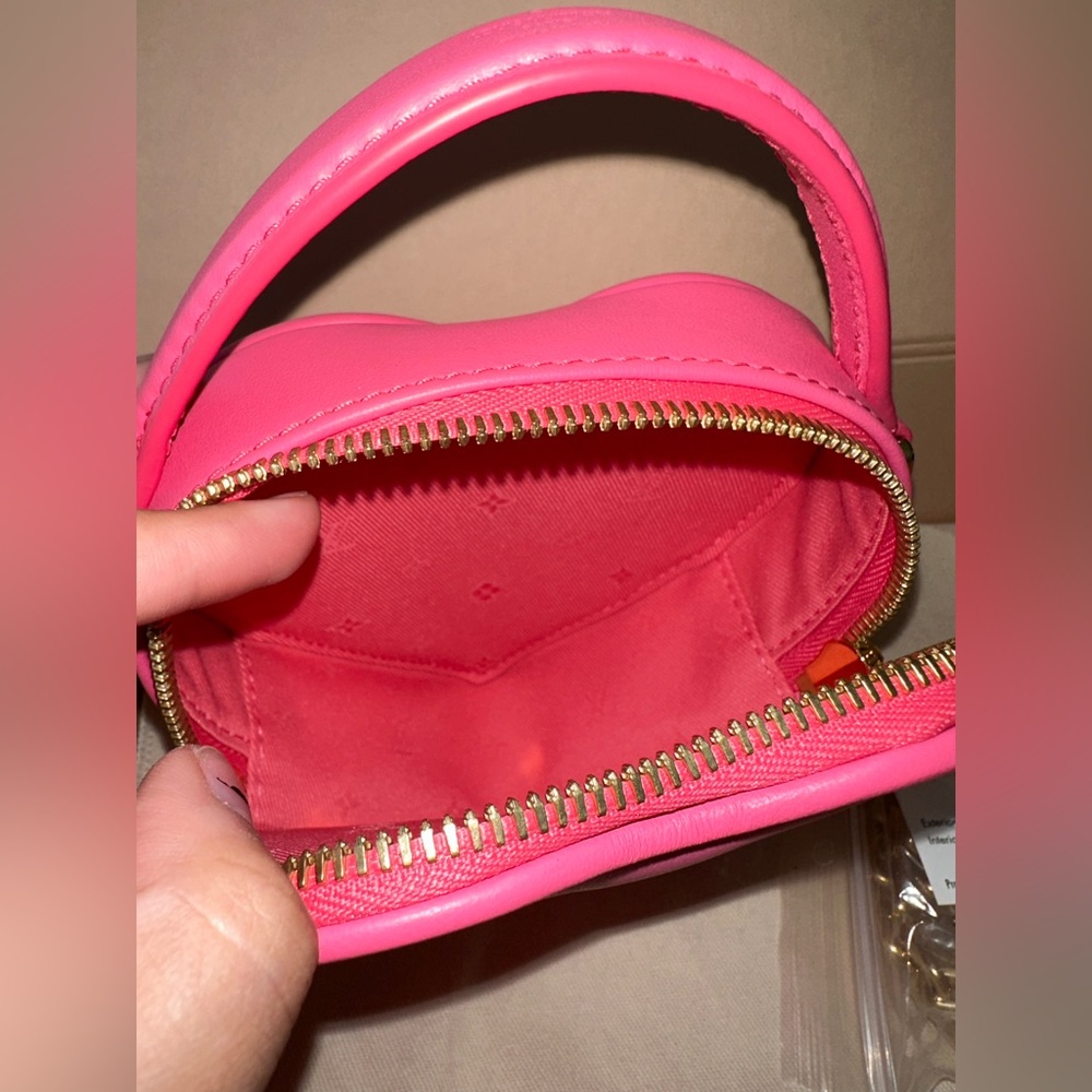 Louis Vuitton Pop My Heart Pouch Dragon Fruit Pink - Picture 8 of 13